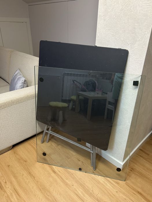 Mesa Dobrável com Tampo de Vidro