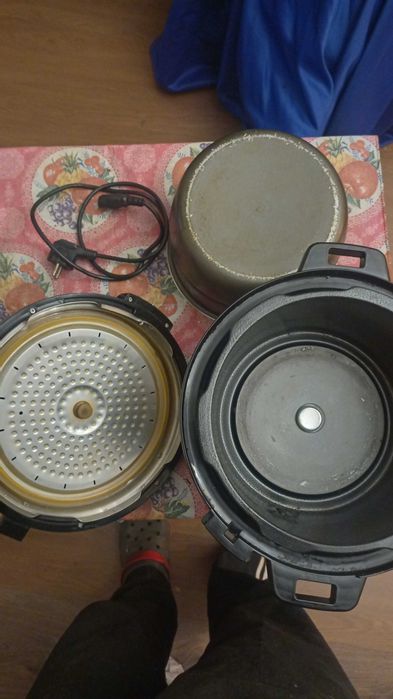 Продаю Мультиварку.