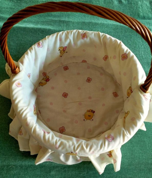 Medium/Large-sized basket with handle64874043943938122