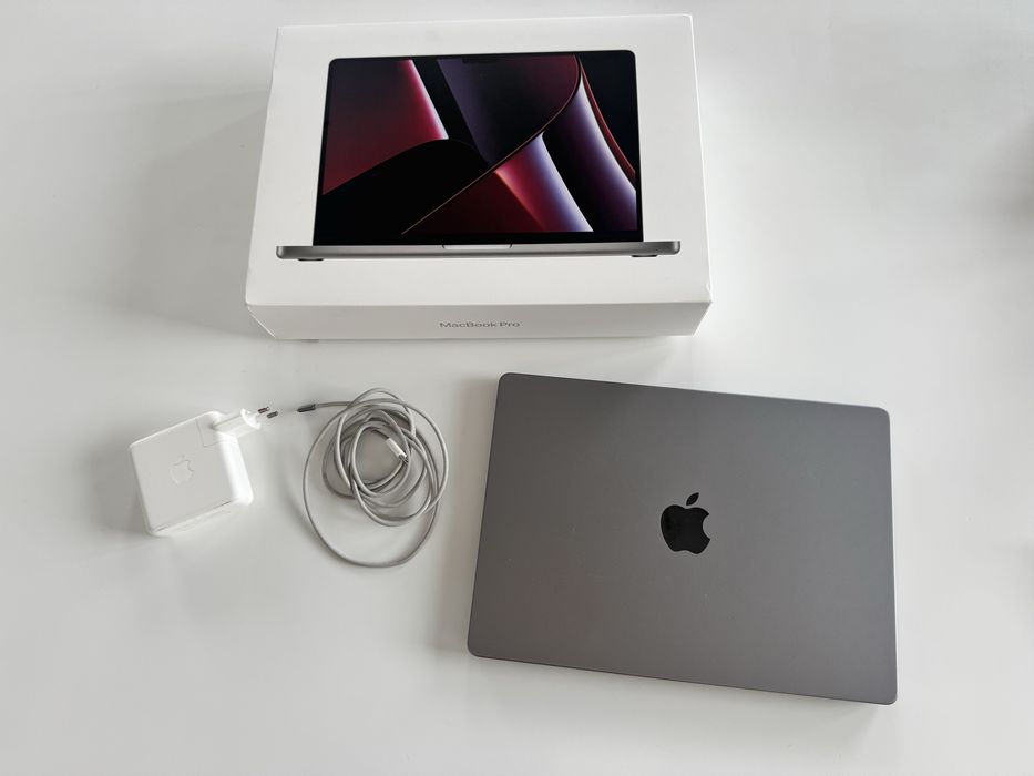 MacBook Pro M2, 32 GB, 2023