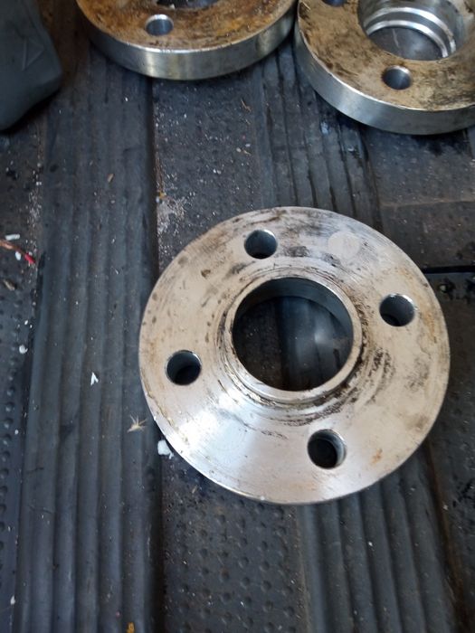 Vendo  Espaçadores 4 x100 e  universais