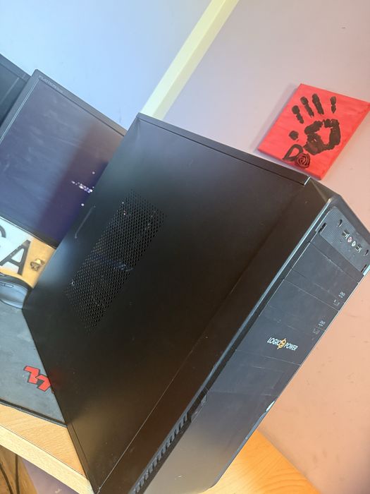 Komputer stacjonarny do gier i nauki