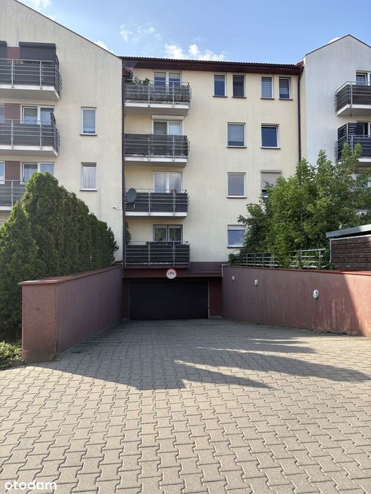 Mieszkanie dwupokojowe z balkonem i miejscem w hali. Super lokalizacja