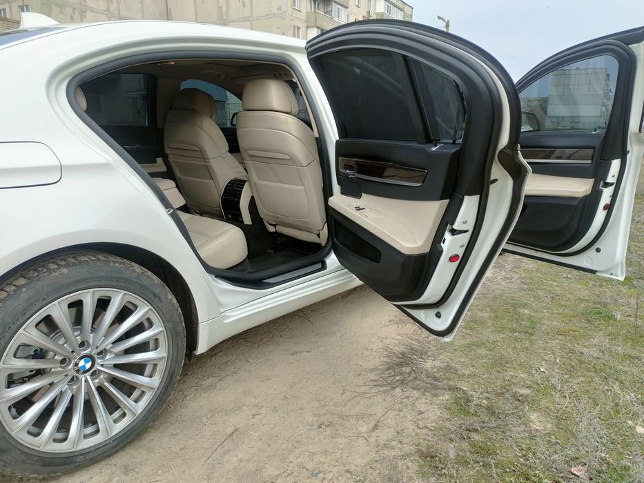 Продам BMW 740 , 3.0 бензин, 2011р.
