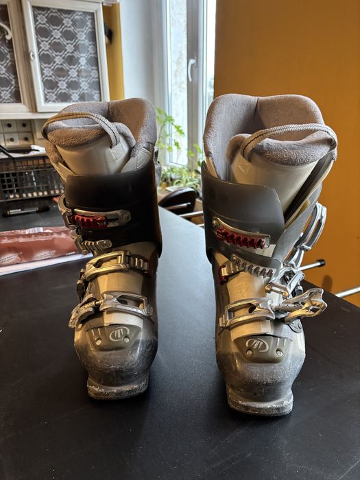 Buty narciarskie dziecięce rozmiar 38-39 / 250-255mm skorupa 295mm