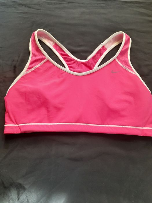 Топы спортивные  NIKE