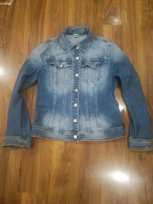 4 Blusões de ganga azul senhora (5€ cada) todos (15€)