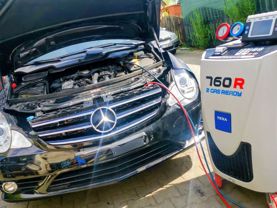 Serwis klimatyzacji samochodowej