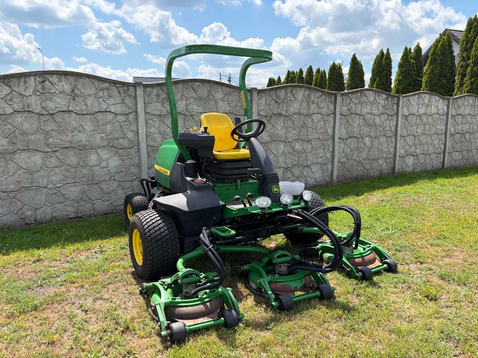 Kosiarka Samojezdna Do Dużych Powierzchni Traktorek John Deere 8800 TerrainCut 5 Kosisk 230CM
