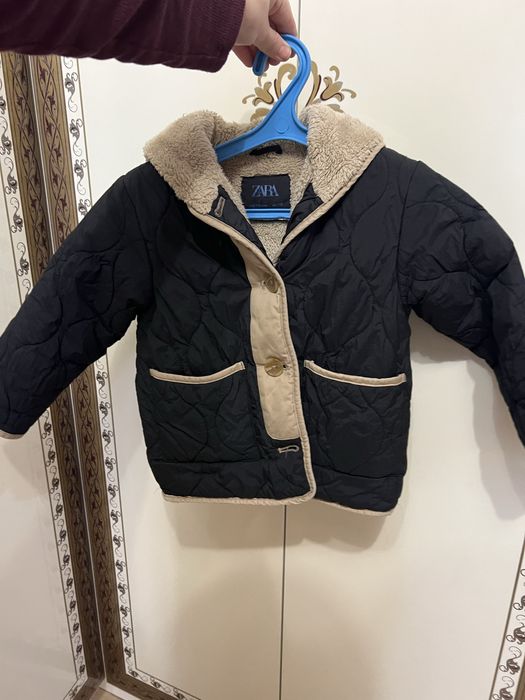 Zara куртка на дівчинку 104