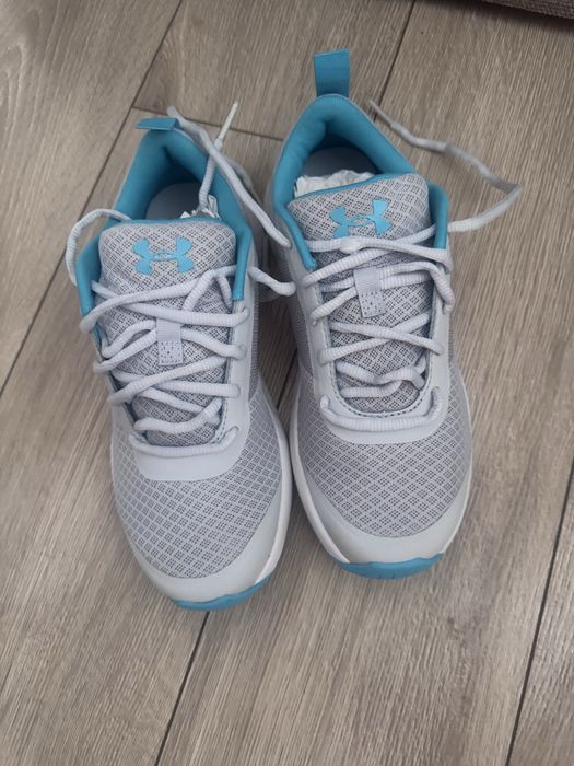 Новые Дитячі кросівки Under Armour 22.5 см сіро-блакитні нові