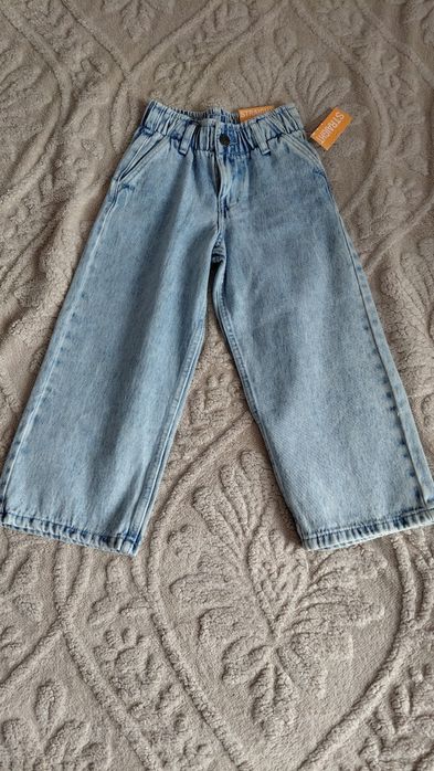 Нові джинси на дівчинку