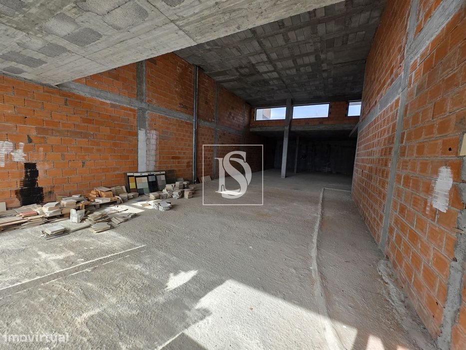 Espaço comercial com 205m2 em ValRio, Viseu