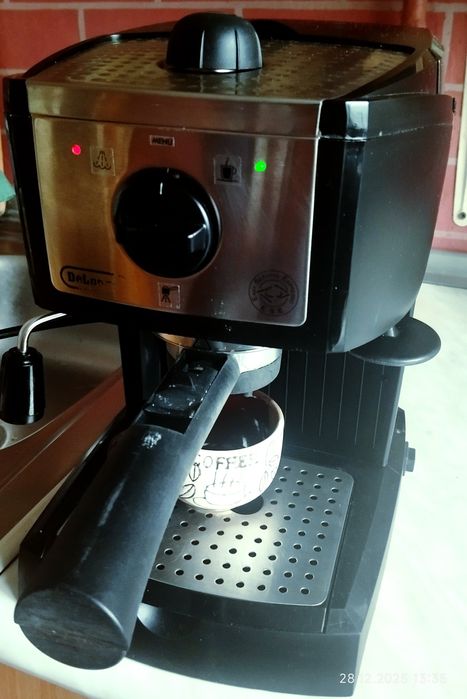 Кофеварка Delonghi EC 156 B