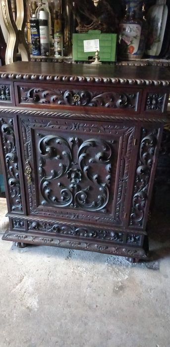 Móvel bar renascentista