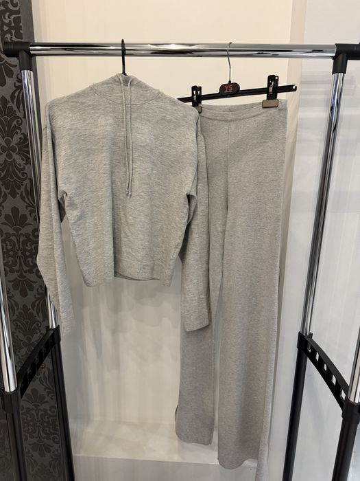 Жіночий костюм H&M