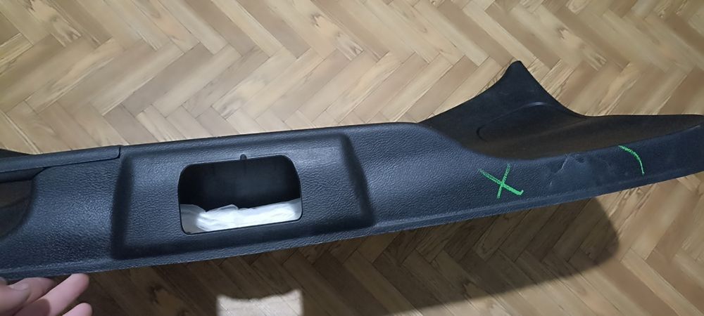 Обшивка дверей багажника Jeep CHEROKEE KL 19-23
