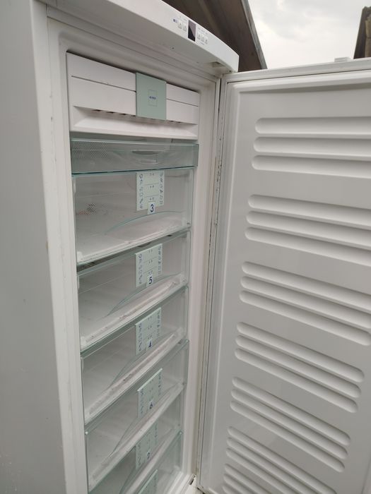 Продам морозильну камеру Liebherr