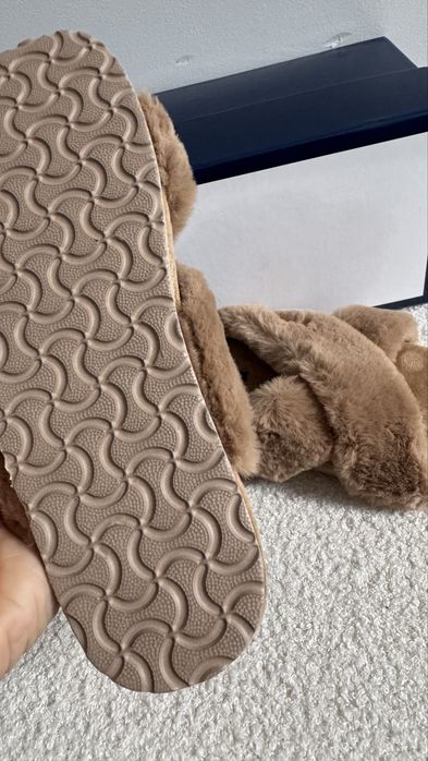Nowe kapcie papcie damskie Svea 37 futrzane