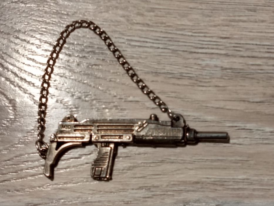 Brelok breloczek zawieszka karabin maszynowy