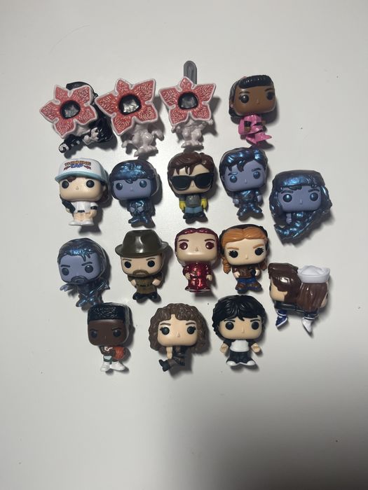 Vendo bonecos de Stranger things do kinder joy