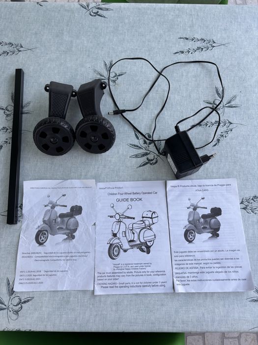 Mota Elétrica Infantil Vespa Clássica Piaggio PX-150 (Rosa)