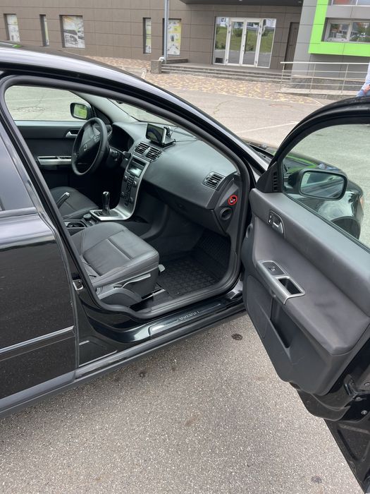 Продам Volvo v50 tdi