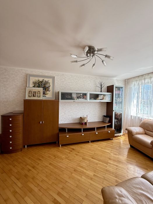 Продаж трьохкімнатної квартири в центрі Києва/вул. Іллєнка 63