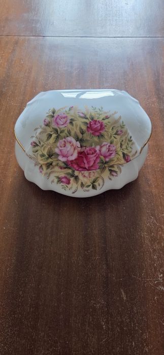 Caixa de jóias em porcelana