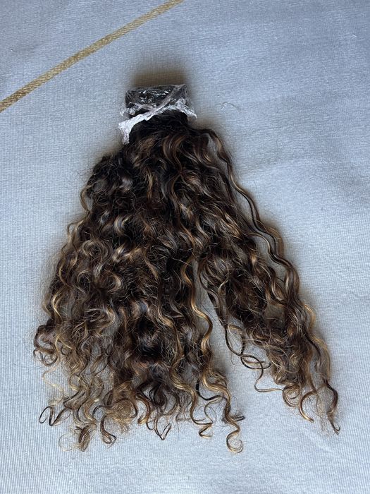 Extensões Cabelo Humano Cacheado Balayage Tape-In | 130g