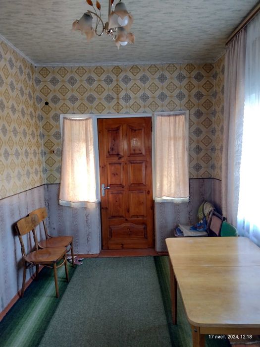 Будинок у центрі селища Варва Прилуцького району Чернігівської області