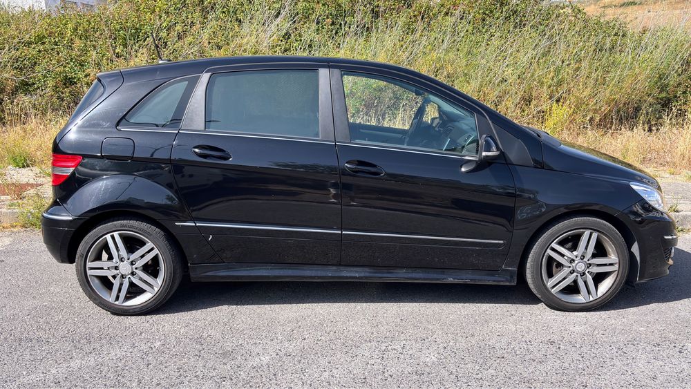 Mercedes B200 CDI Automatico - Nacional | Teto Panorâmico | Parktronic | Parking Assist | Pele