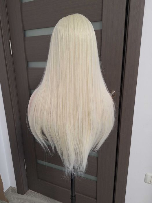 Peruca longa loira com renda