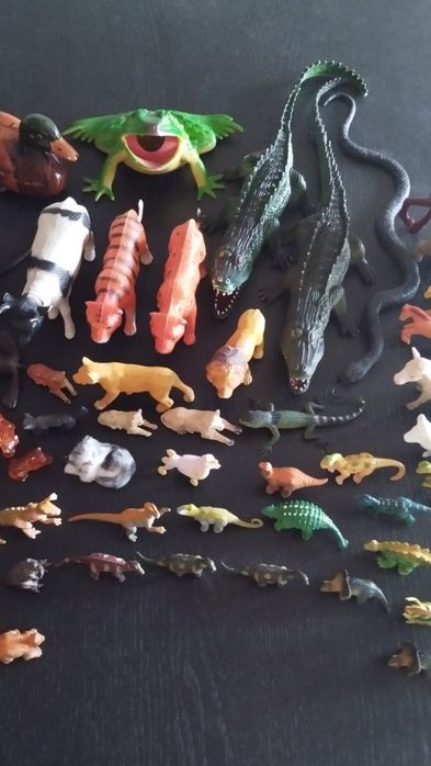 Pack de 100 figuras de animais em PVC de vários tamanhos