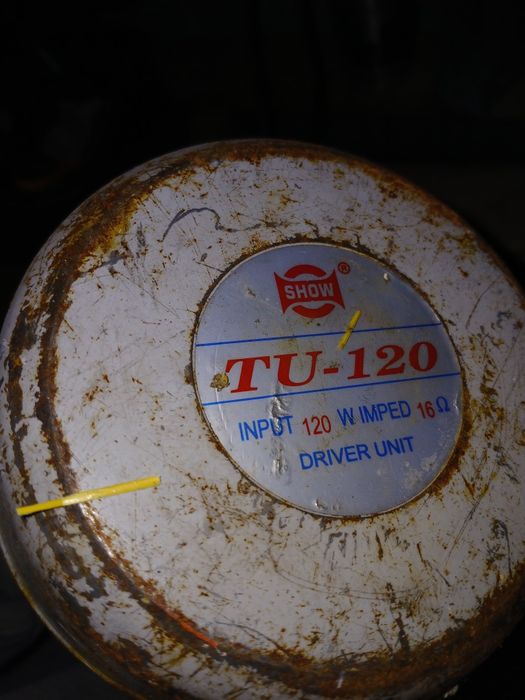 Cornetas e radio para carro