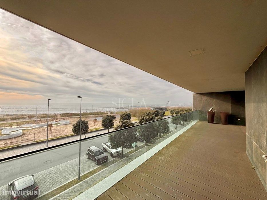 T3 Condominio de Luxo em frente ao mar