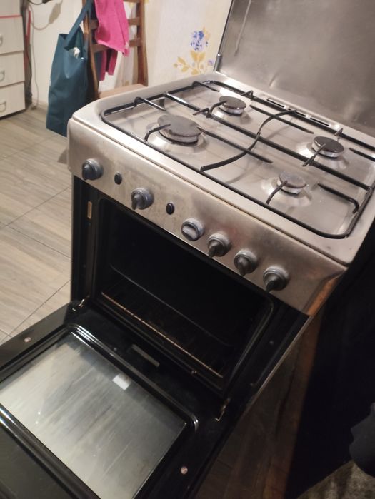 Плита газовая, есть духовка б/у