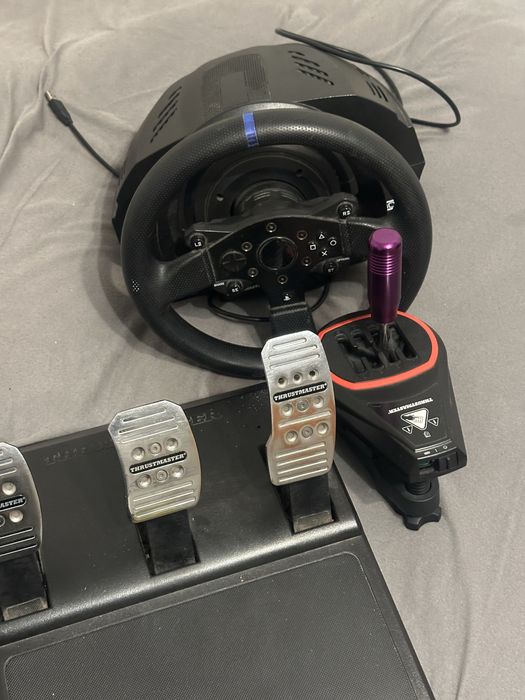 Thrustmaster T300 RS GT + Thrustmaster th8s