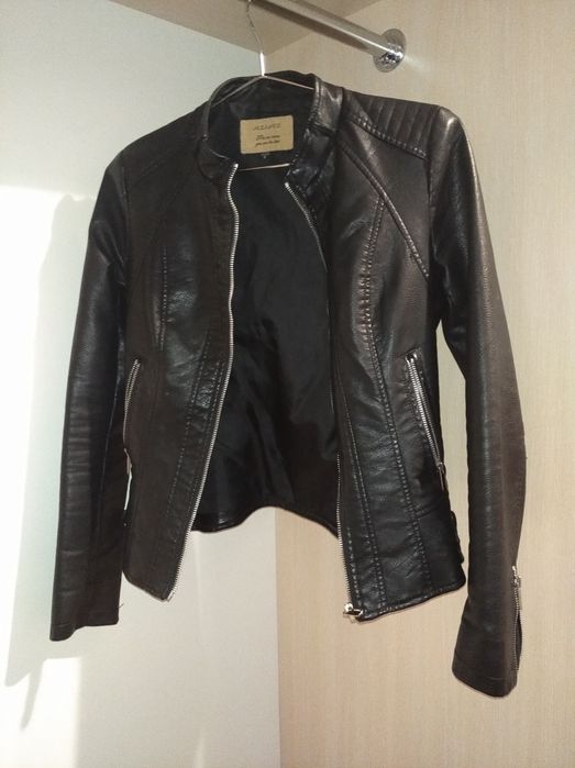 Шкіряна куртка              .