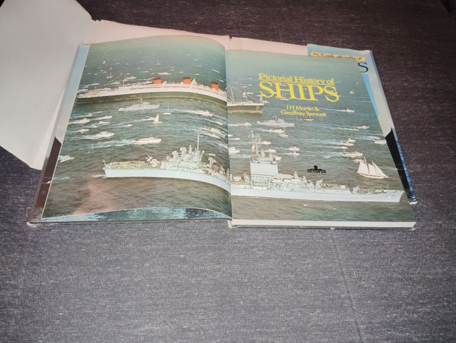 Livro Escrito Em Língua Inglesa Pictorial History Of Ships Usado