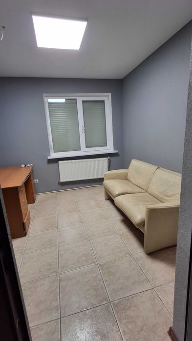 Оренда комерційного приміщення з територією