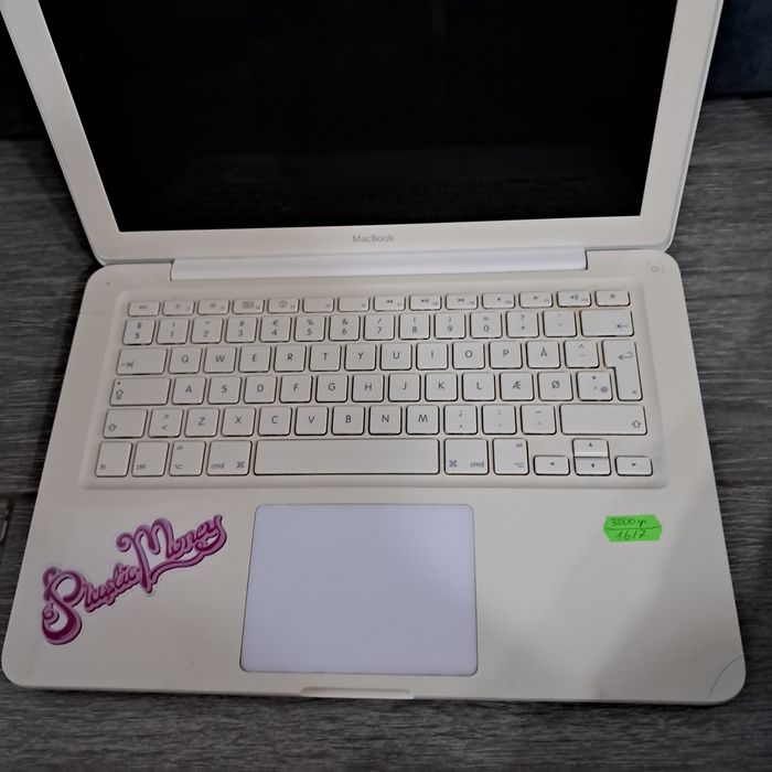 Продам ноутбук MacBook