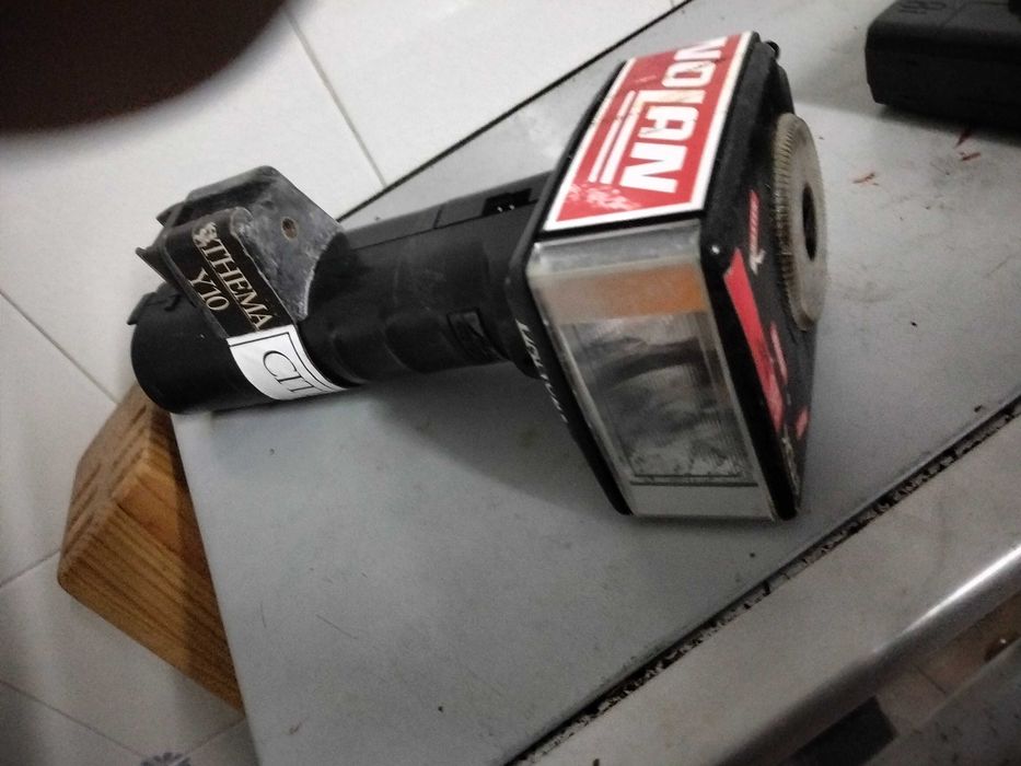 Flash máquina fotográfica antigo para coleção ou peças