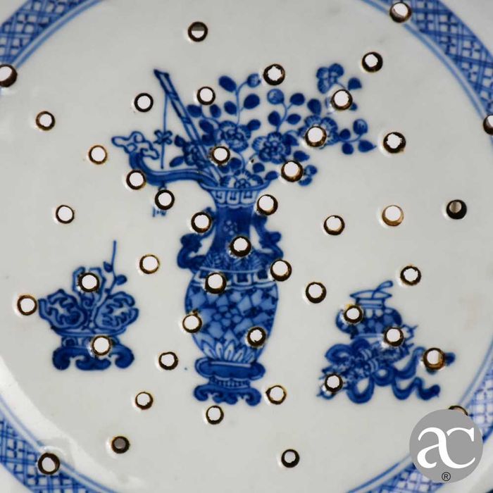 Taça / Escorredor frutas porcelana China, Período Qianlong, séc. XVIII