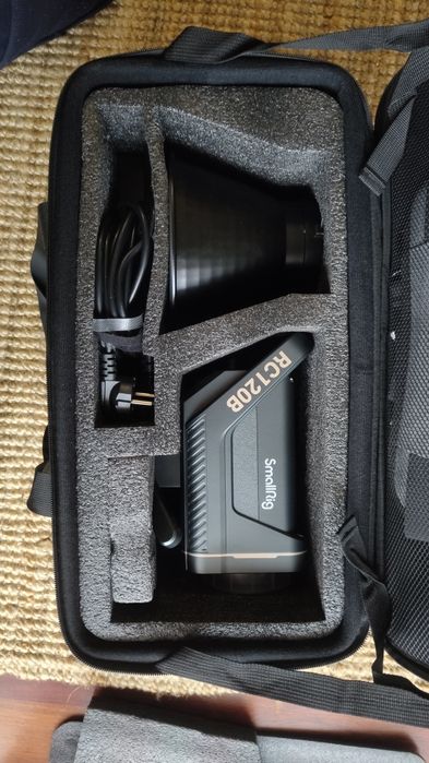 Foco de luz LED SMALLRIG RC 120B  Como Novo + Tripé + softbox parabólica 120cm