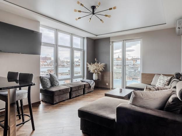 Продаж квартири в новобудові з ремонтом, еліт клас центр