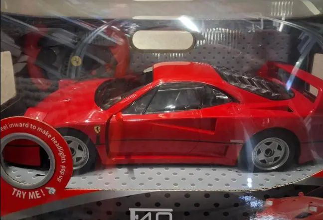 Ferrari F40 R/C,1:14. Rastar