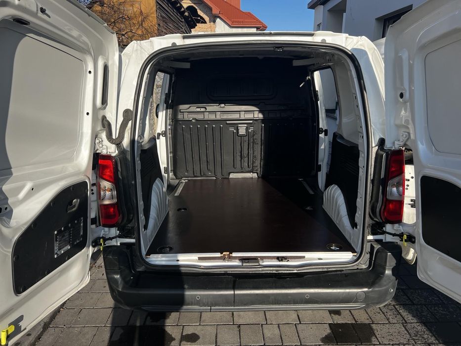 Peugeot Partner 2020 рік
1.5 диз./96kWt/ автомат 
188 тис.км пробігу