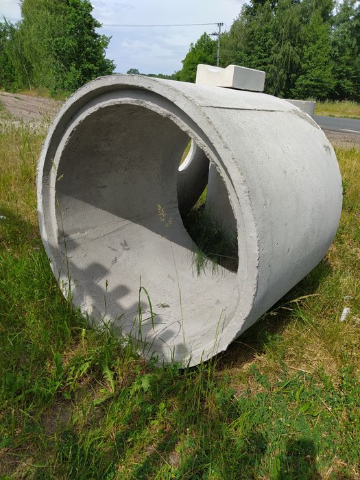 Krąg betonowy dryna przepust właz studnia szambo przykrycie