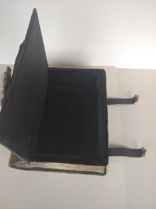 Present książka -pudelek